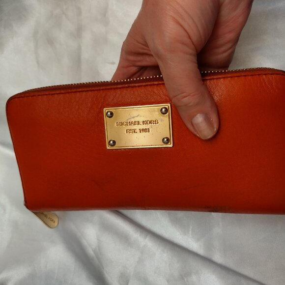 * Beautiful Tangerine Orange MICHAEL KORS LEATHER Wallet Clutch Large In Charge! - Picture 9 of 12
